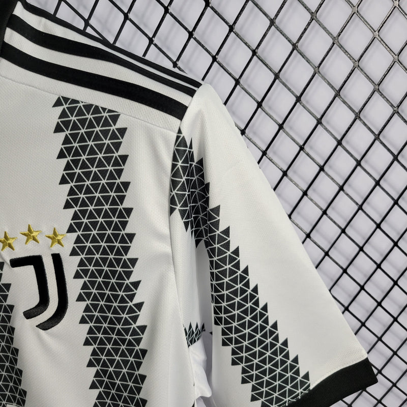 CAMISA DA JUVENTUS 22/23 BRANCO E PRETO