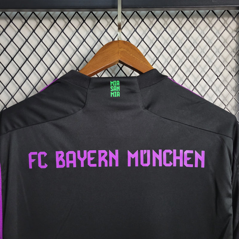 CAMISA DO BAYERN MUNCHEM 23/24 PRETO E ROXO