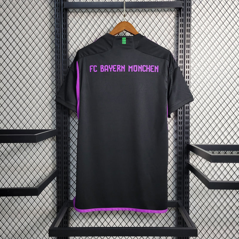 CAMISA DO BAYERN MUNCHEM 23/24 PRETO E ROXO